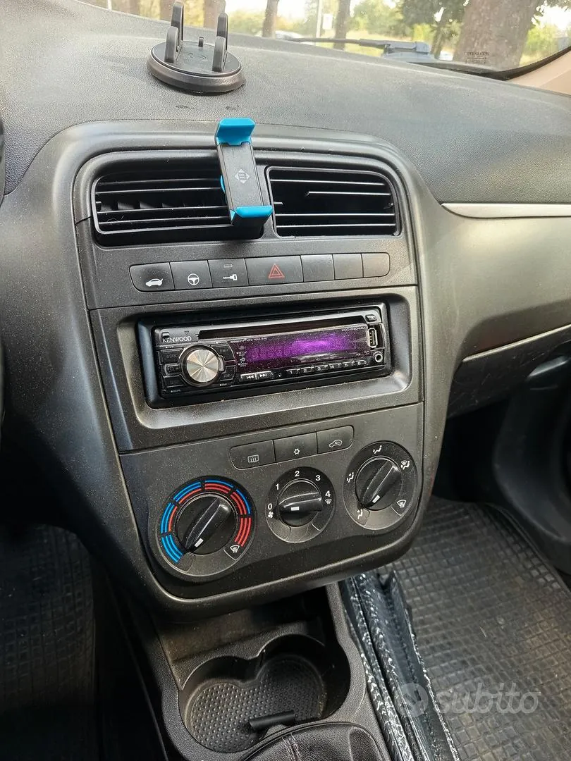 Fiat Grande Punto 2007 photo 4