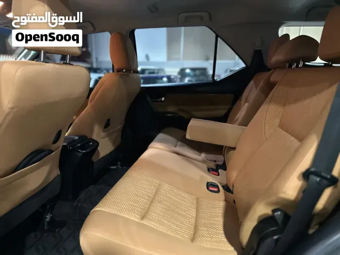 Toyota Fortuner 2018 photo 2