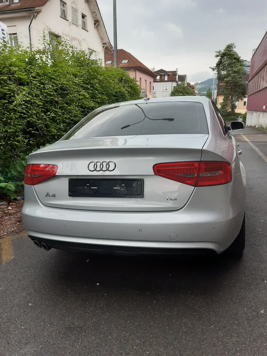 Audi A4 2012 photo 3