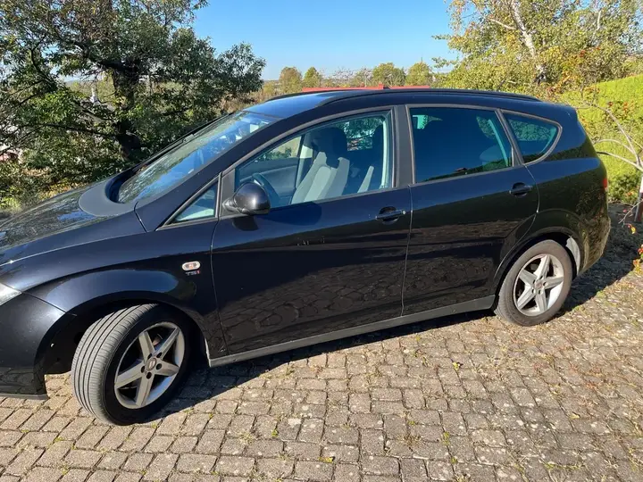 Seat Altea Xl 2011 photo 2