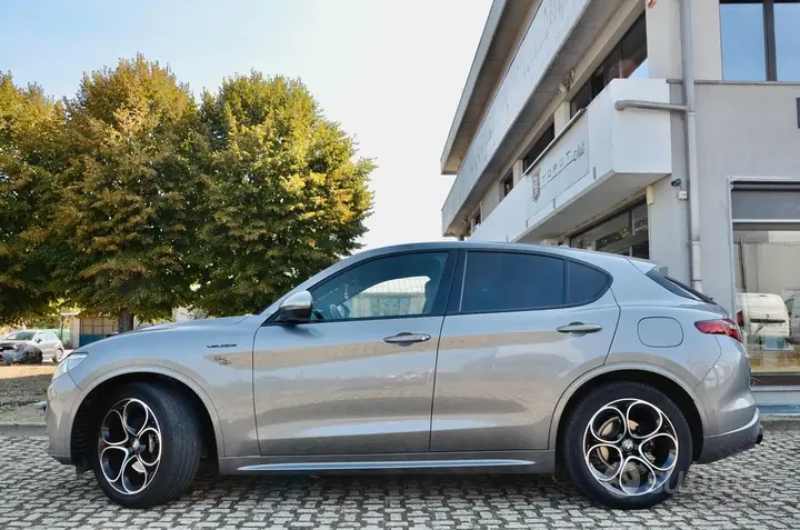Alfa Romeo Stelvio 2021 photo 3