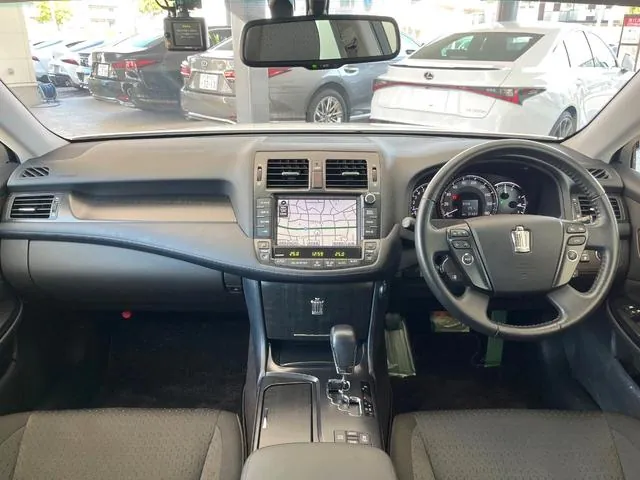 Toyota Crown 2009 photo 2