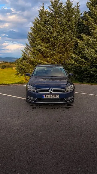 Volkswagen Passat 2011 photo 2