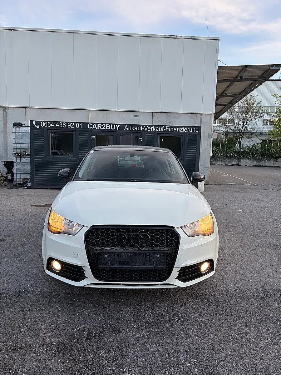Audi A1 2010 photo 2