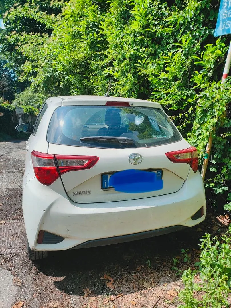 Toyota Yaris 2017 photo 2