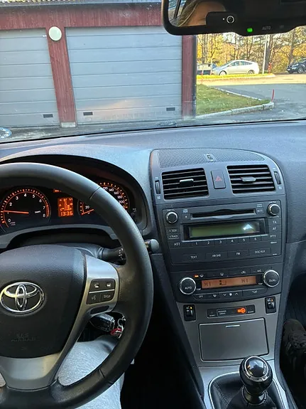 Toyota Avensis 2010 photo 5