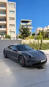 Porsche Taycan 2025 photo 2