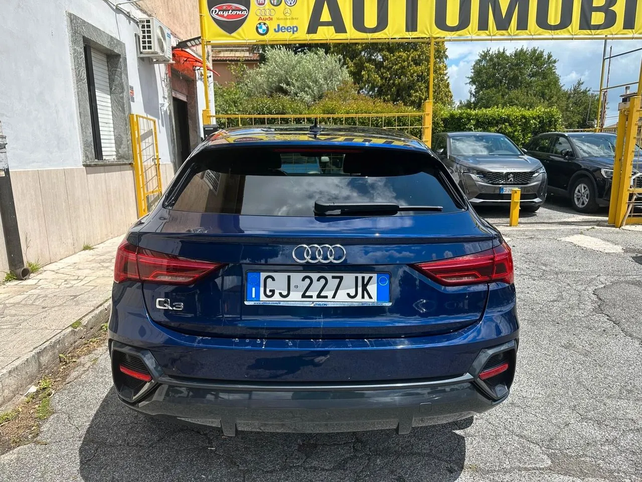 Audi Q3 2022 photo 5