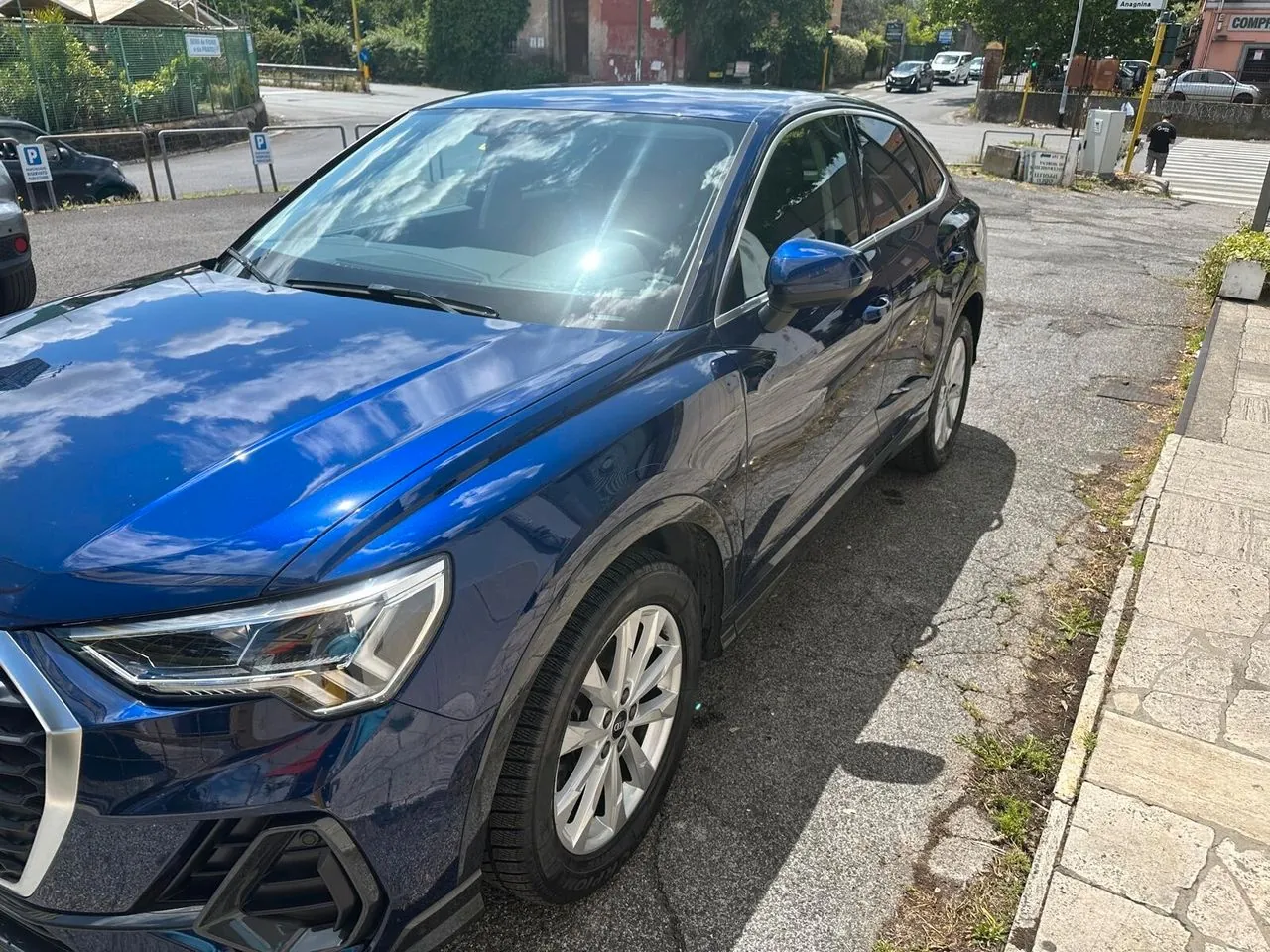 Audi Q3 2022 photo 2