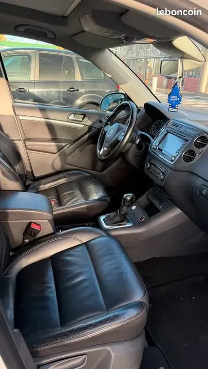 Volkswagen Tiguan 2011 photo 2