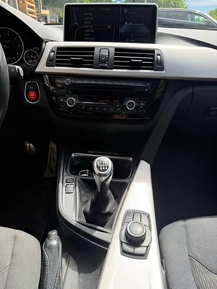 BMW 318D 2014 photo 2