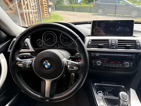 BMW 318D 2014 photo 3