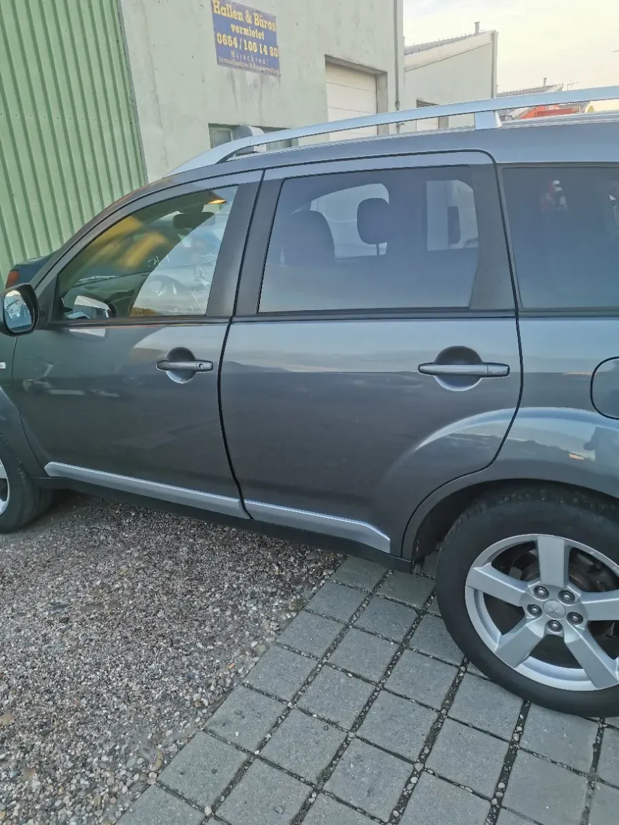 Mitsubishi Outlander 2008 photo 2
