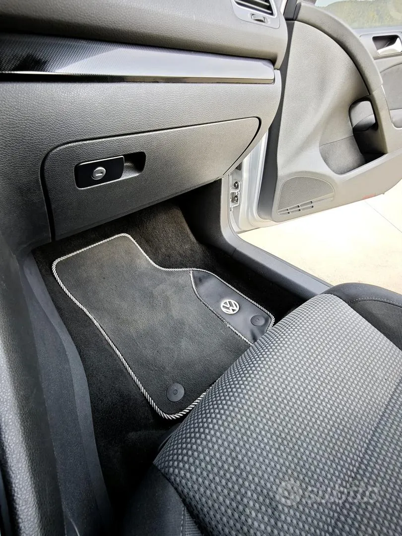 Volkswagen Golf 2009 photo 4
