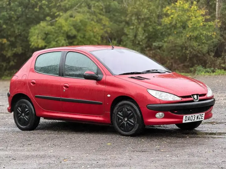 Peugeot 206 2003 photo 2
