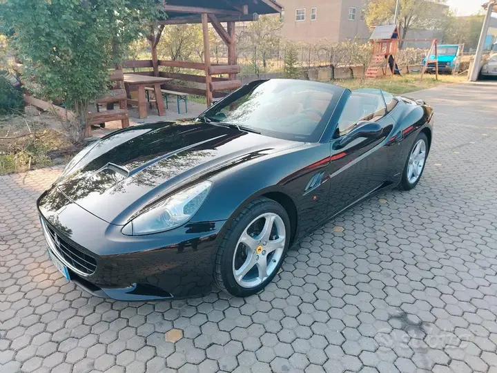 Ferrari California 2010 photo 2