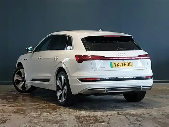 Audi E-Tron 2021 photo 2