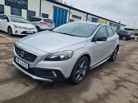 Volvo V40 Cross Country 2015 photo 2