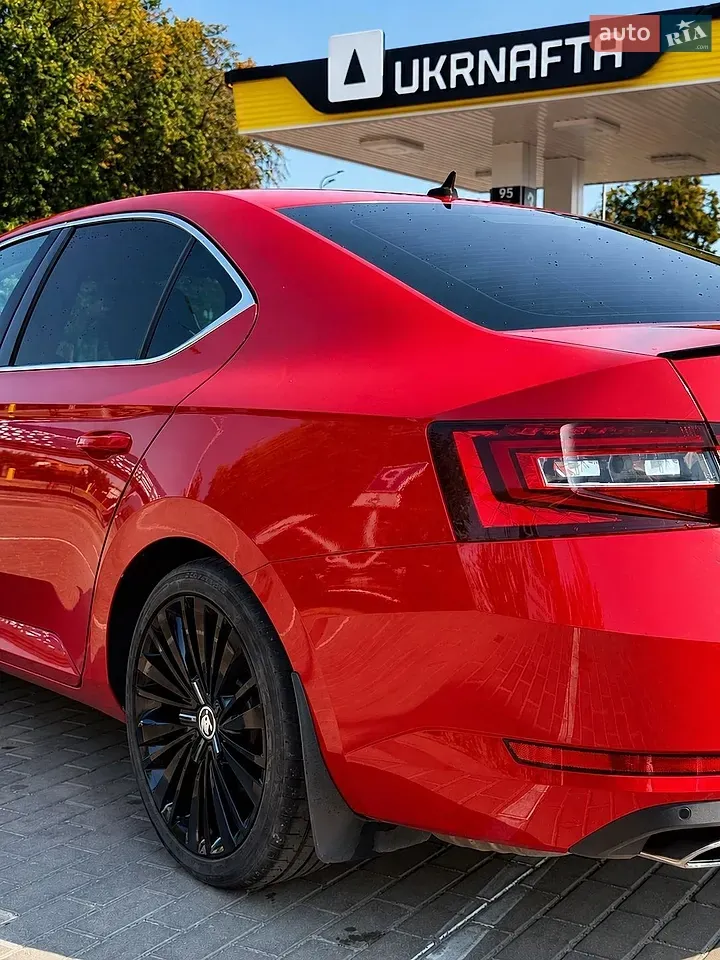 Skoda Superb 2018 photo 4