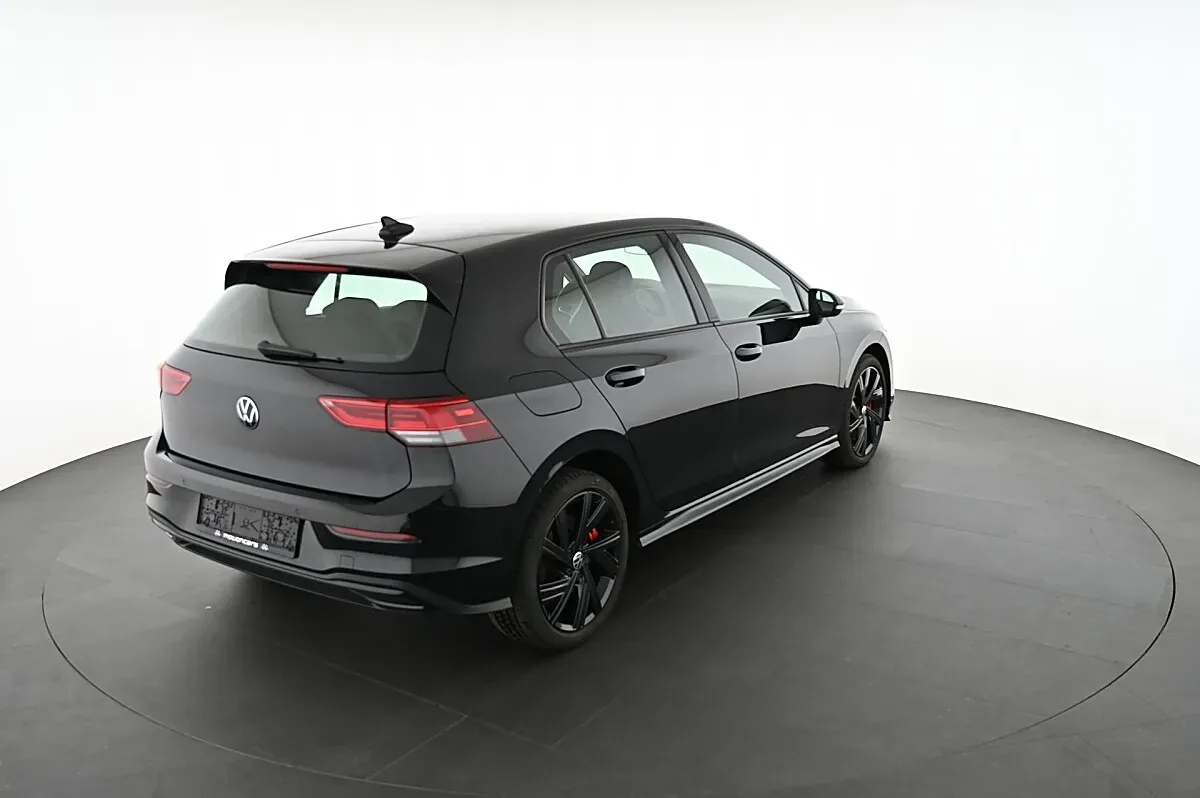 Volkswagen Golf 2022 photo 2