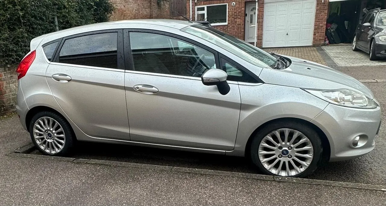 Ford Fiesta 2010 photo 5
