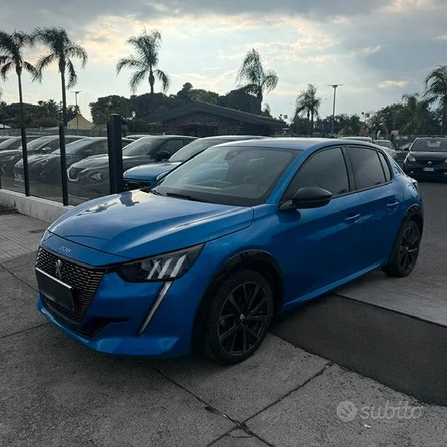 Peugeot 208 2023 photo 3
