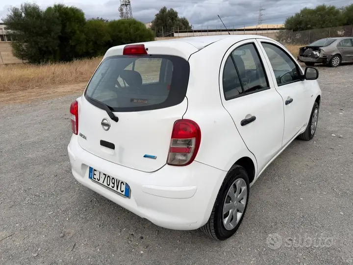 Nissan Micra 2011 photo 4
