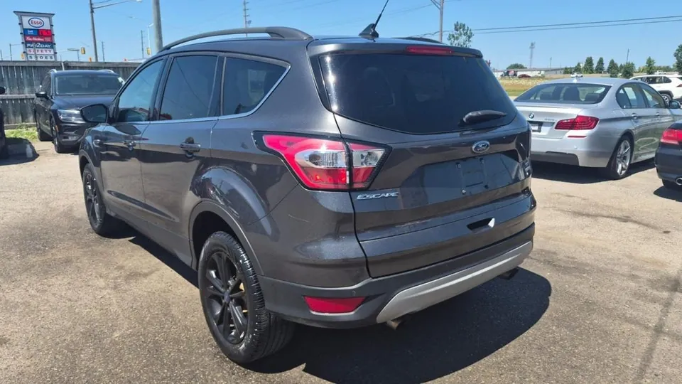 Ford Escape 2018 photo 3