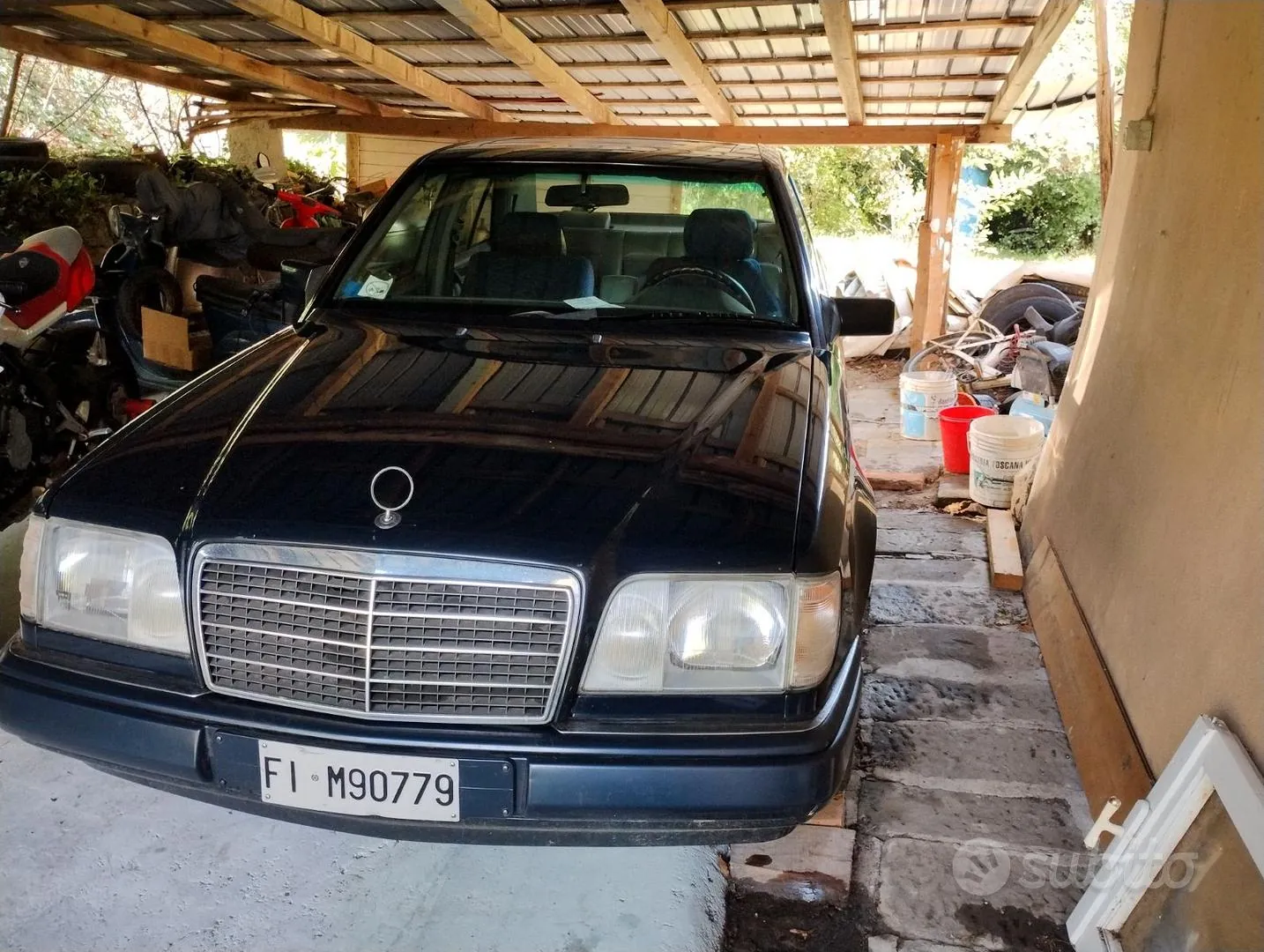 Mercedes-Benz 200E 1993 photo 3