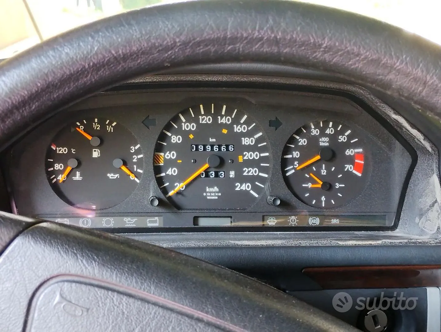 Mercedes-Benz 200E 1993 photo 4