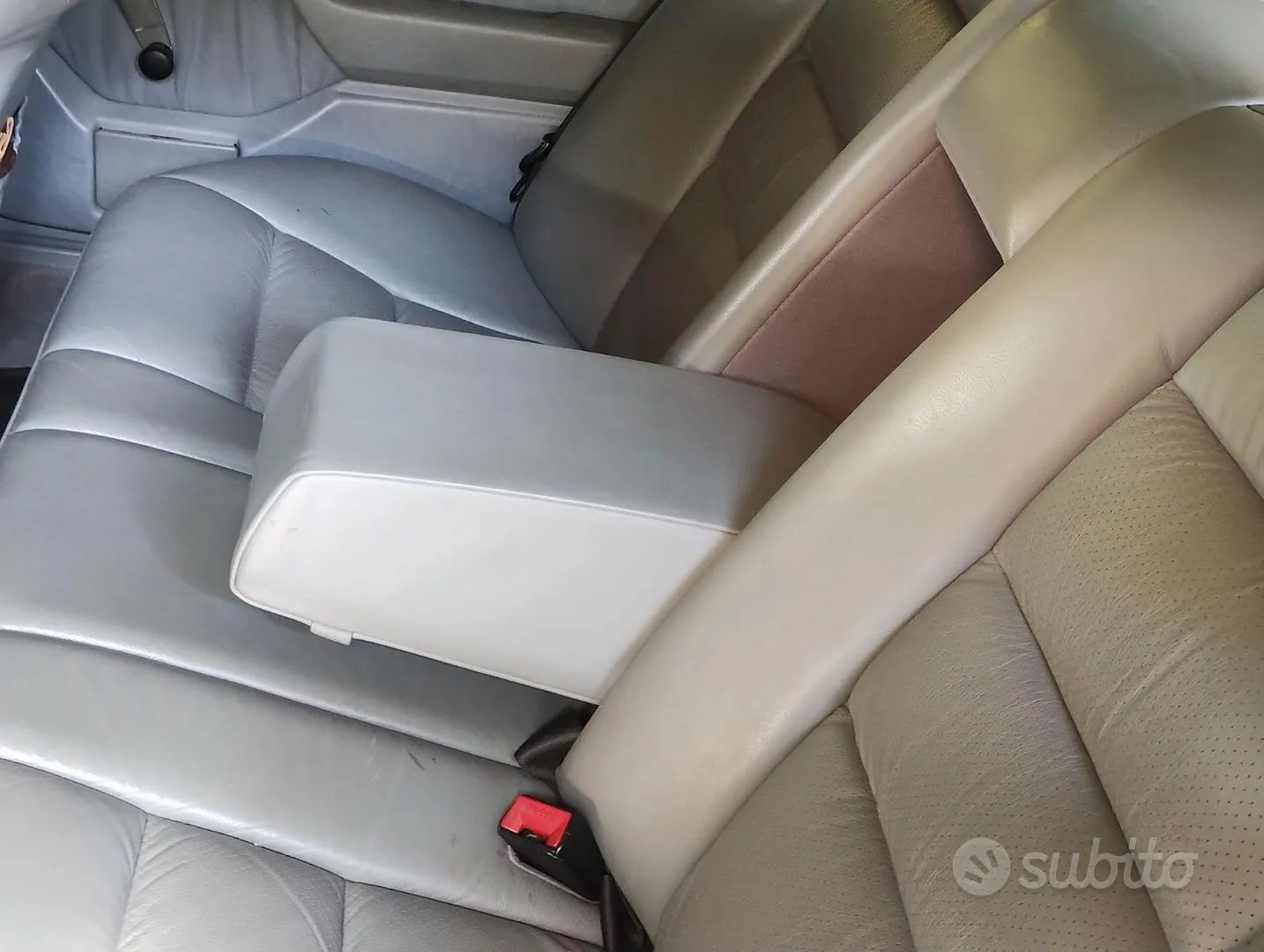 Mercedes-Benz 200E 1993 photo 2