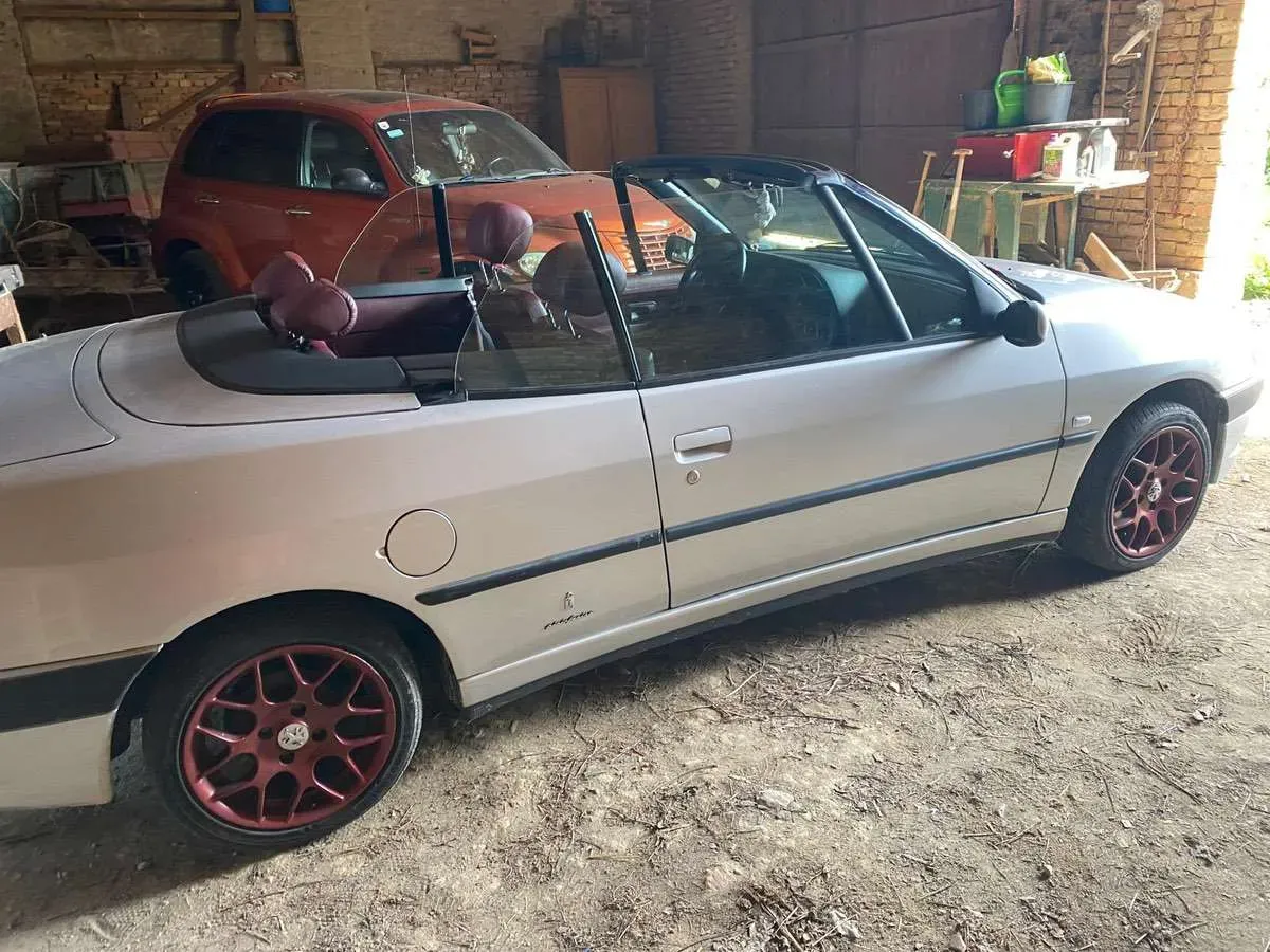 Peugeot 306