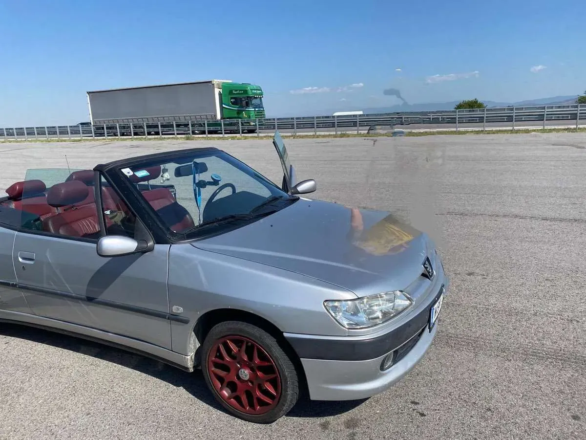 Peugeot 306 2001 photo 2