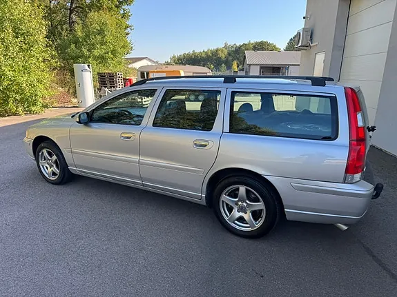 Volvo V70 2007 photo 2