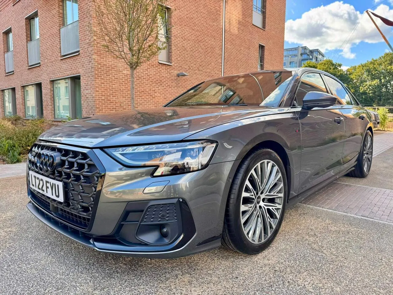 Audi A8 2022 photo 5
