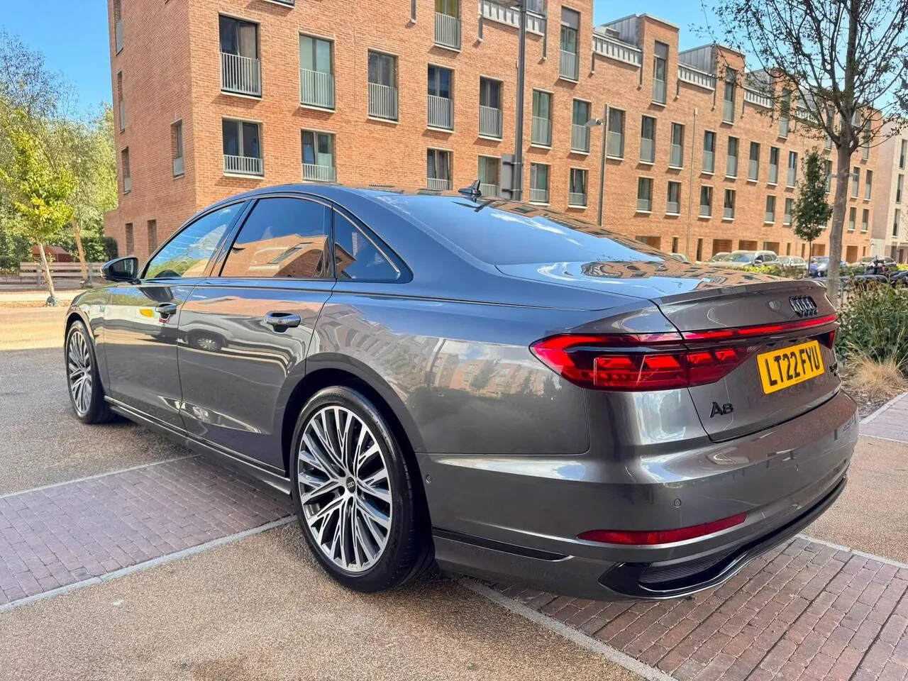 Audi A8 2022 photo 4