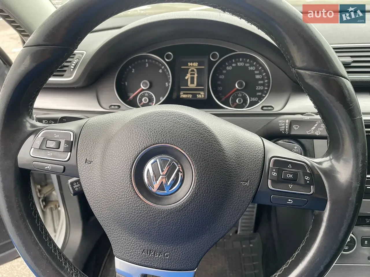 Volkswagen Passat 2012 photo 2