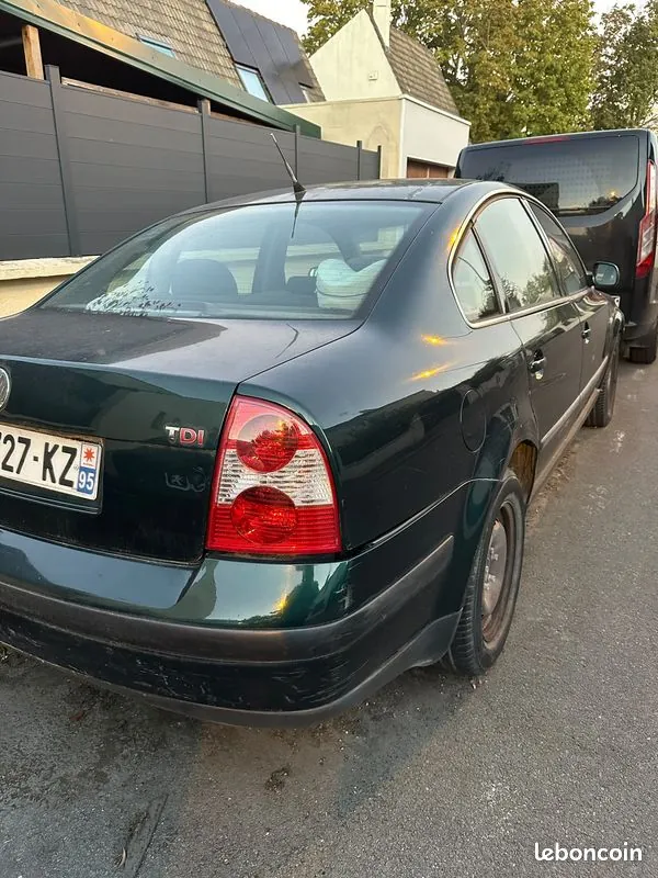 Volkswagen Passat 2001 photo 2