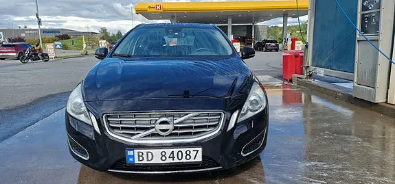 Volvo V60 2013 photo 2