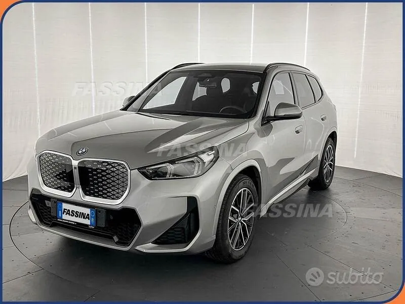 BMW Ix1 2025 photo 3