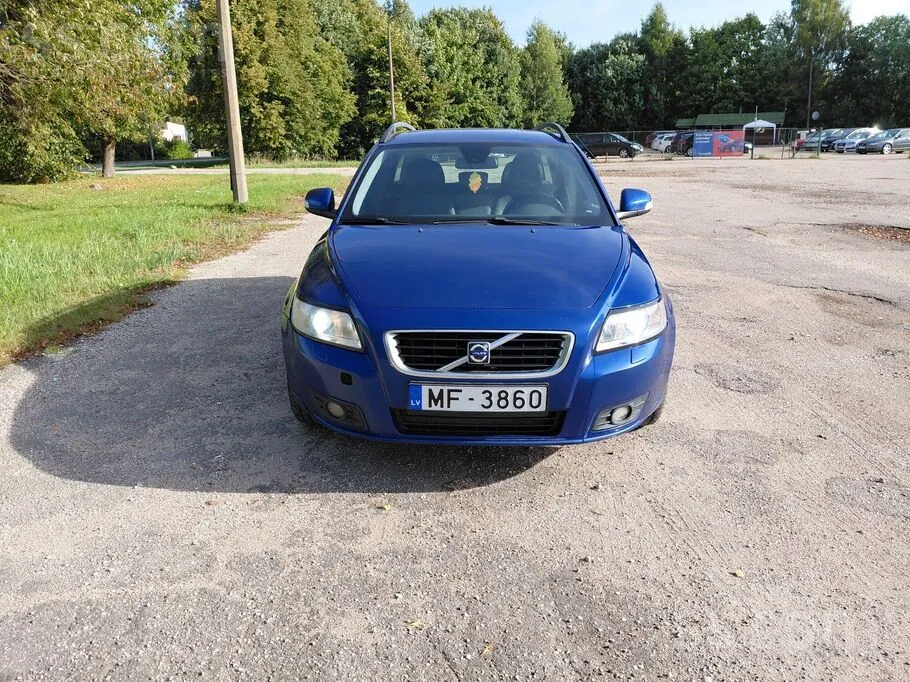 Volvo V50 2010 photo 2