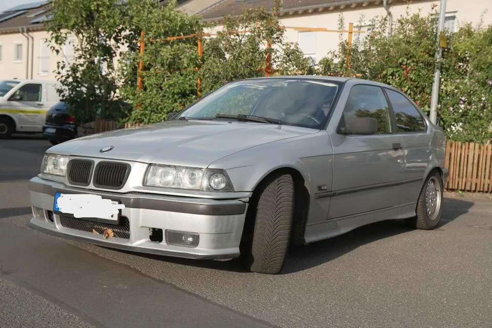 BMW 316I E36