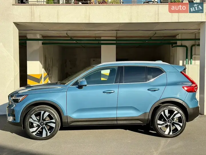 Volvo Xc40 2024 photo 2