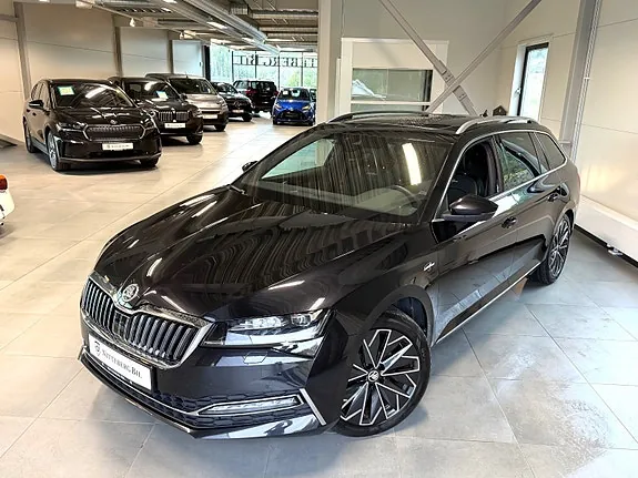 Skoda Superb 2023 photo 2