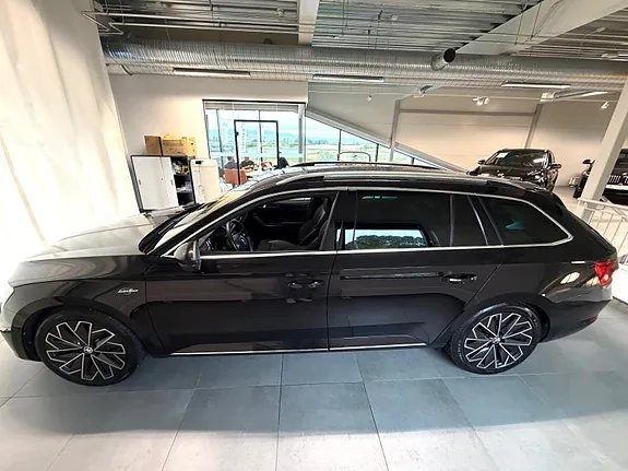 Skoda Superb 2023 photo 3