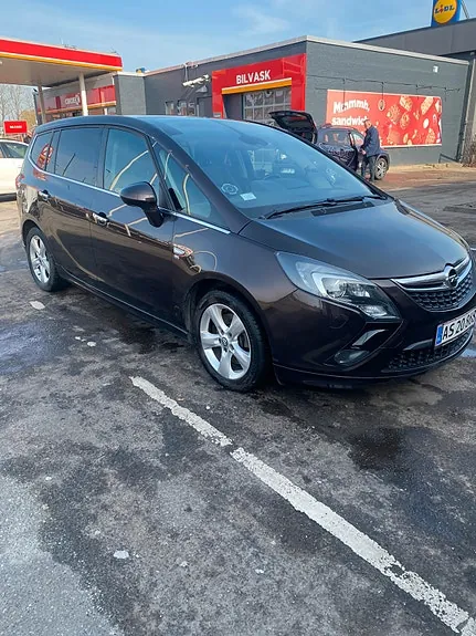 Opel Zafira Tourer 2013 photo 2