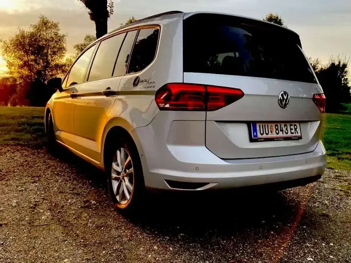 Volkswagen Touran 2016 photo 2
