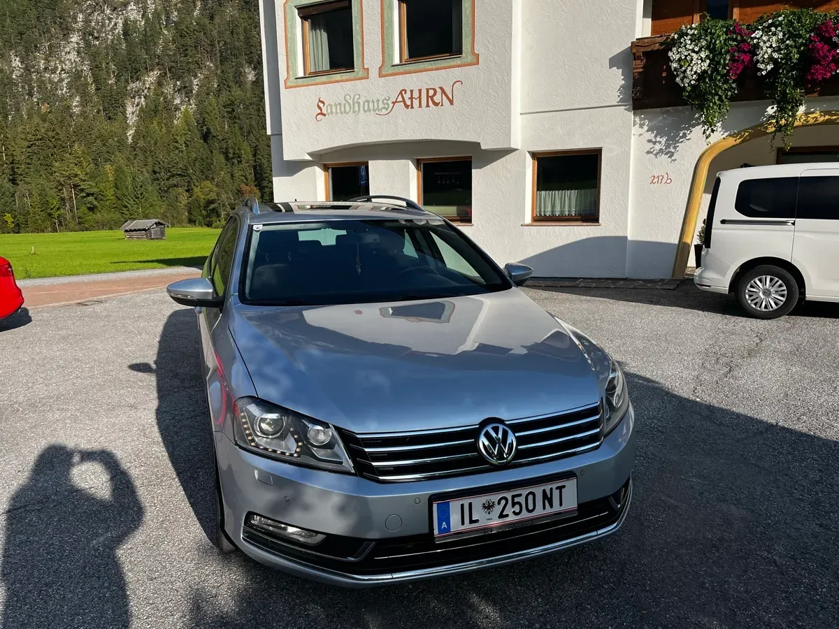 Volkswagen Passat 2013 photo 2