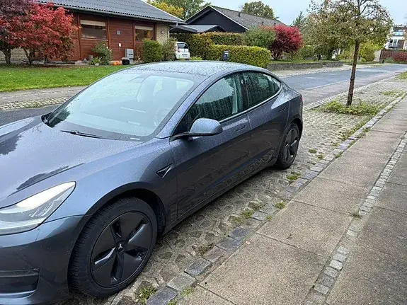 Tesla Model 3 2020 photo 3