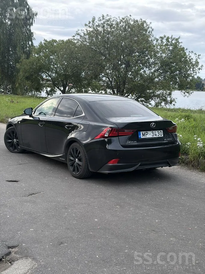 Lexus Is 2015 photo 4